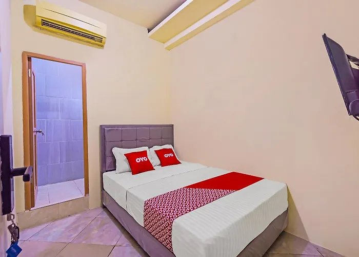 Oyo 92687 Alnindo Makaliwe Hotel Jakarta